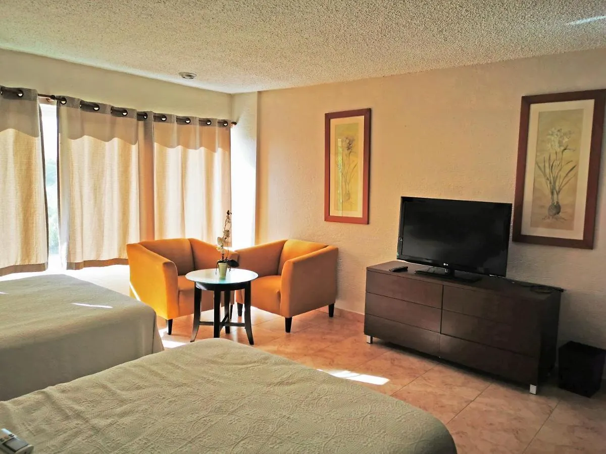 Brisas Beachfront Studios In Hotel Zone Cancun