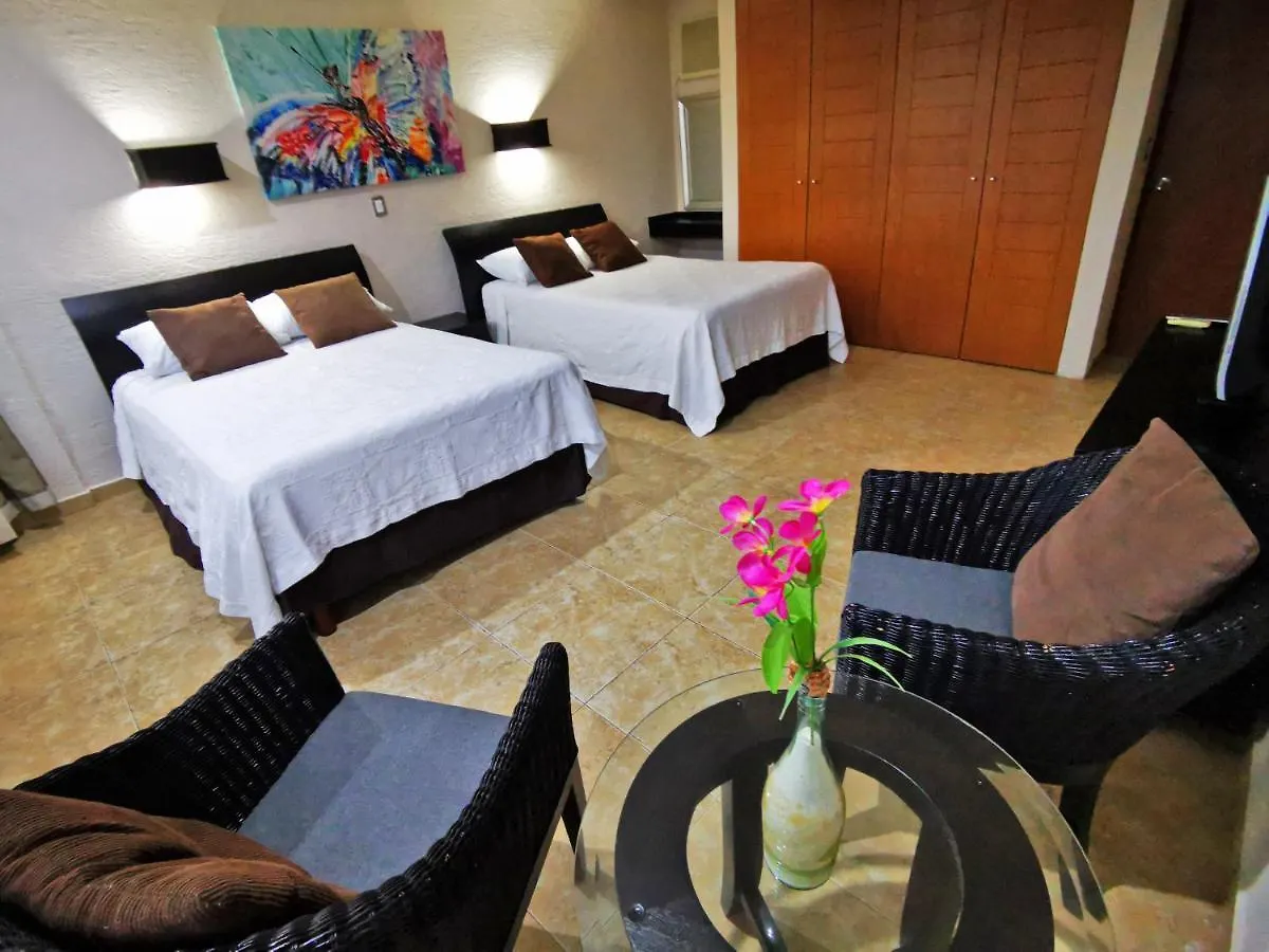 Brisas Beachfront Studios In Hotel Zone Cancun 0*,