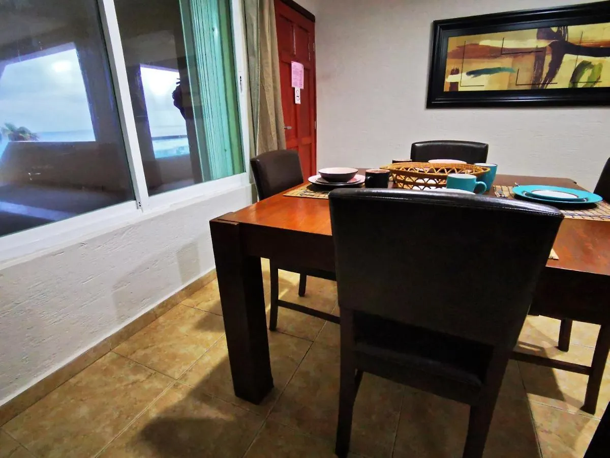 Brisas Beachfront Studios In Hotel Zone Cancun