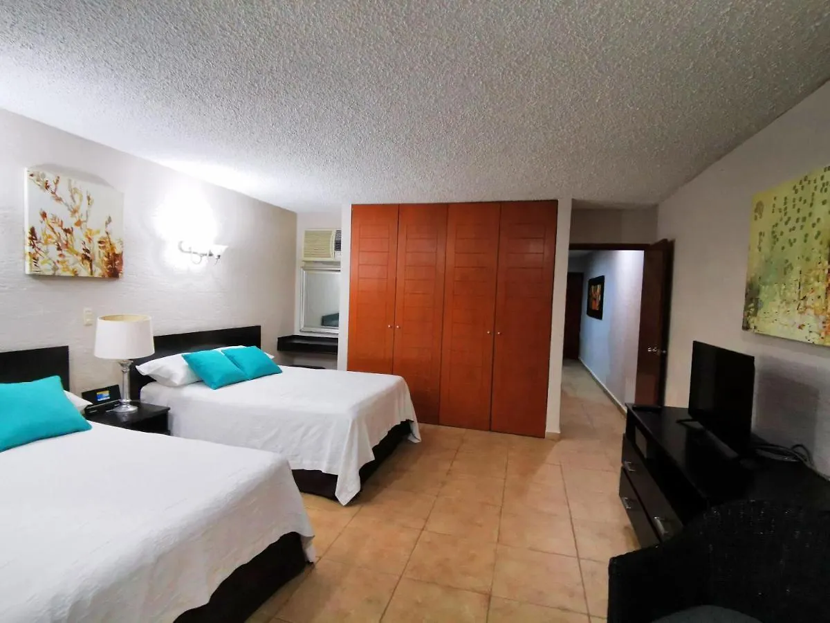 Brisas Beachfront Studios In Hotel Zone Cancun Mexico