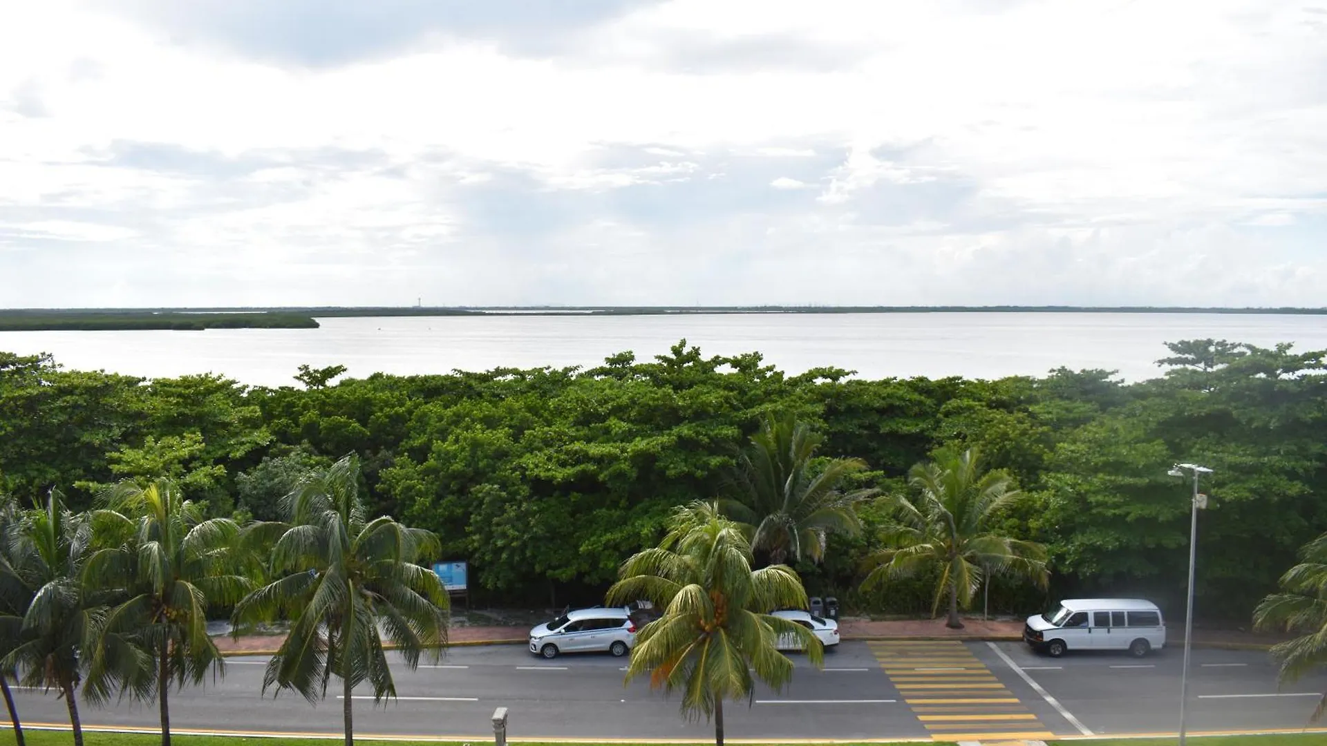 Apartment Brisas Beachfront Studios In Hotel Zone Cancun Mexico